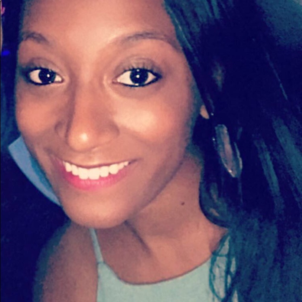Meet your Posher, Tecia